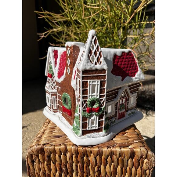 HOMEWORX by Slatkin & Co. CERAMIC GINGERBREAD VILLAGE HOUSE - Picture 11 of 11